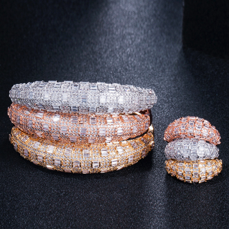 Men Accessories In Dubai - Pera Luxury Dubai Gold Color Shiny