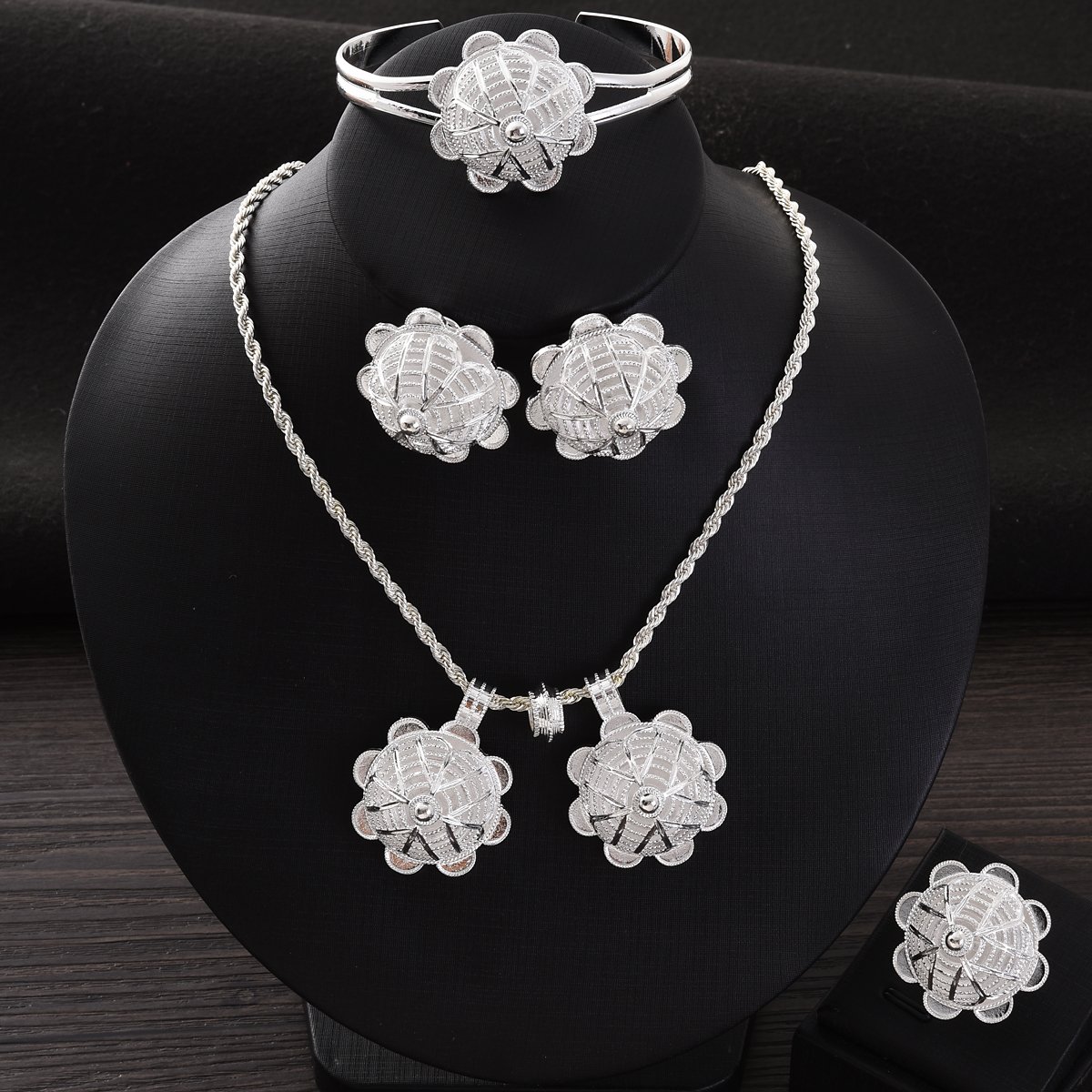 Africa Silver Color Jewelry Ac - Men Accessories In Dubai recensie en prijs