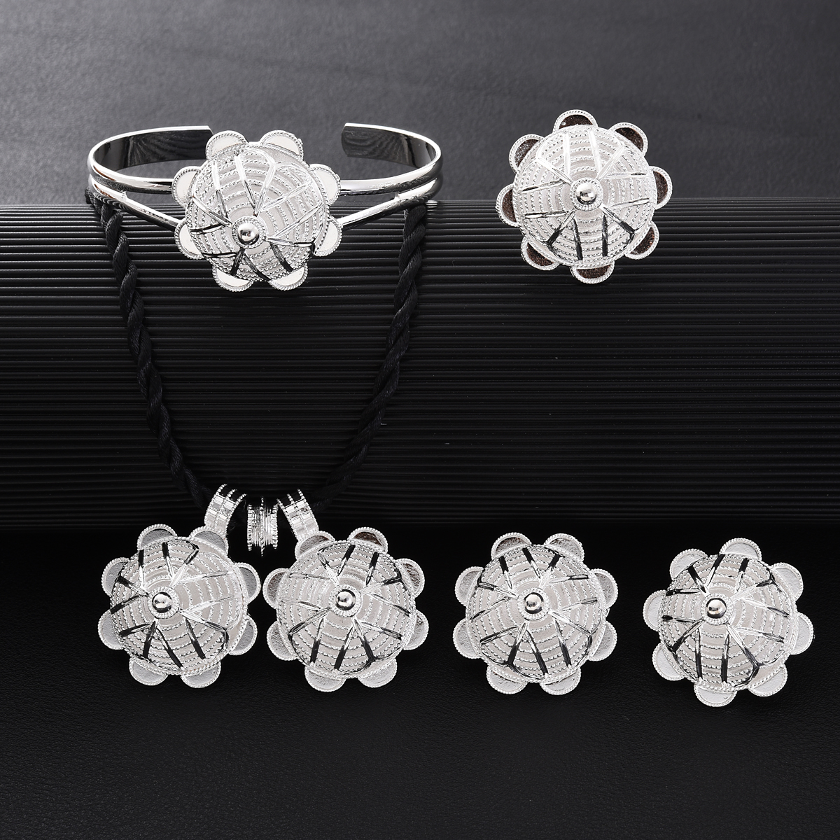 Africa Silver Color Jewelry Ac - Men Accessories In Dubai recensie en prijs