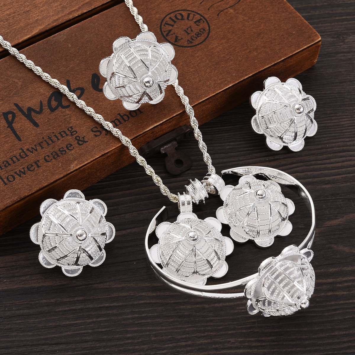 Africa Silver Color Jewelry Ac - Men Accessories In Dubai recensie en prijs