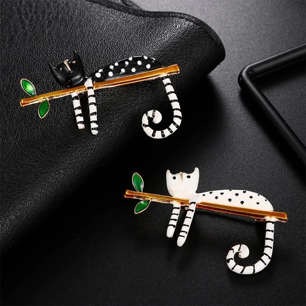 Lazy Cat Sitting On The Tree E - Men Accessories Bouquet recensie en prijs
