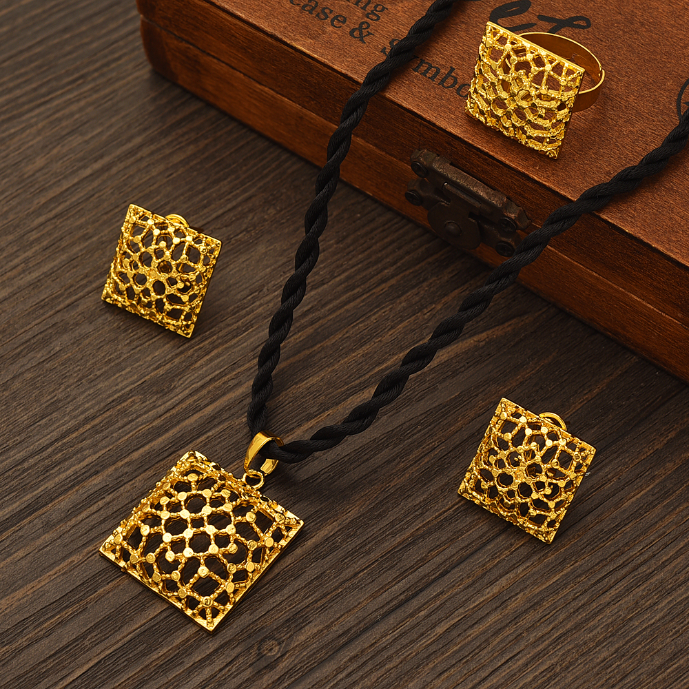Fashion Square Gold Color Jewe - Men Accessories In Dubai recensie en prijs