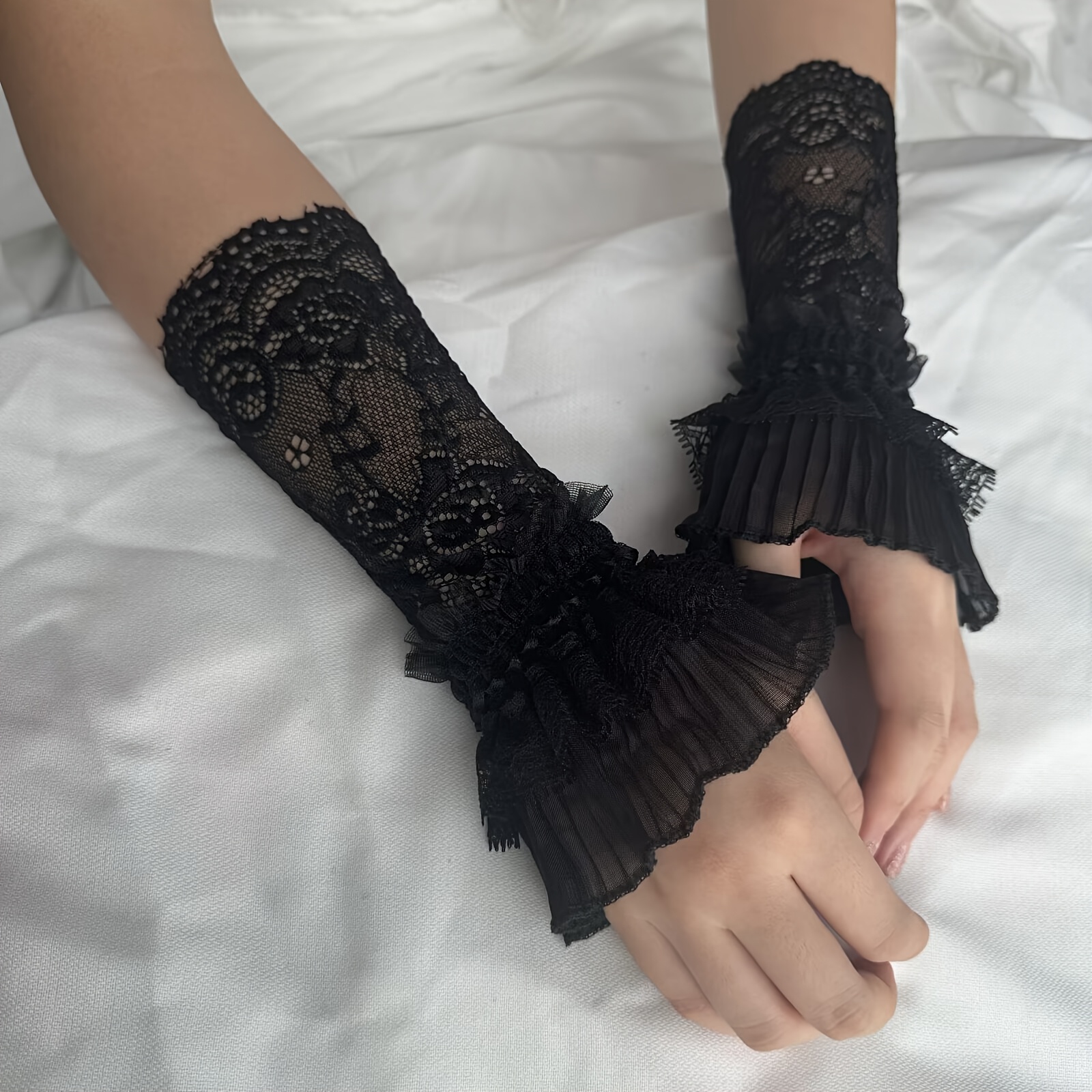Lace Hollow Wrist Covers Trump - Men Accessories Wrist recensie en prijs