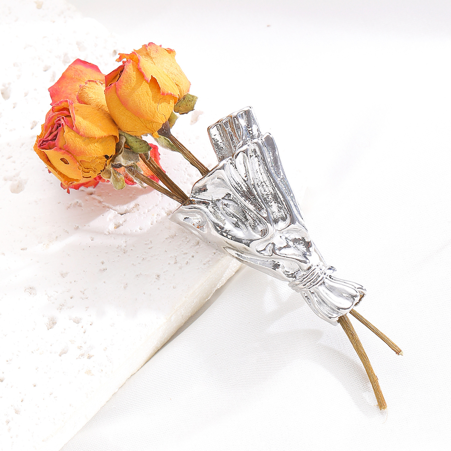 Creative Metal Bouquet Brooch  - Men Accessories Bouquet recensie en prijs