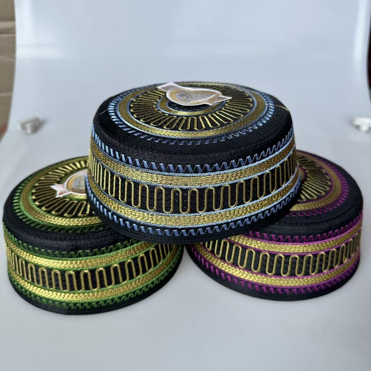 Muslim Caps Red Black for Men  - Men Accessories In Dubai recensie en prijs