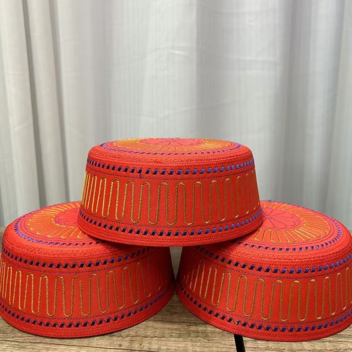 Muslim Caps Red Black for Men  - Men Accessories In Dubai recensie en prijs