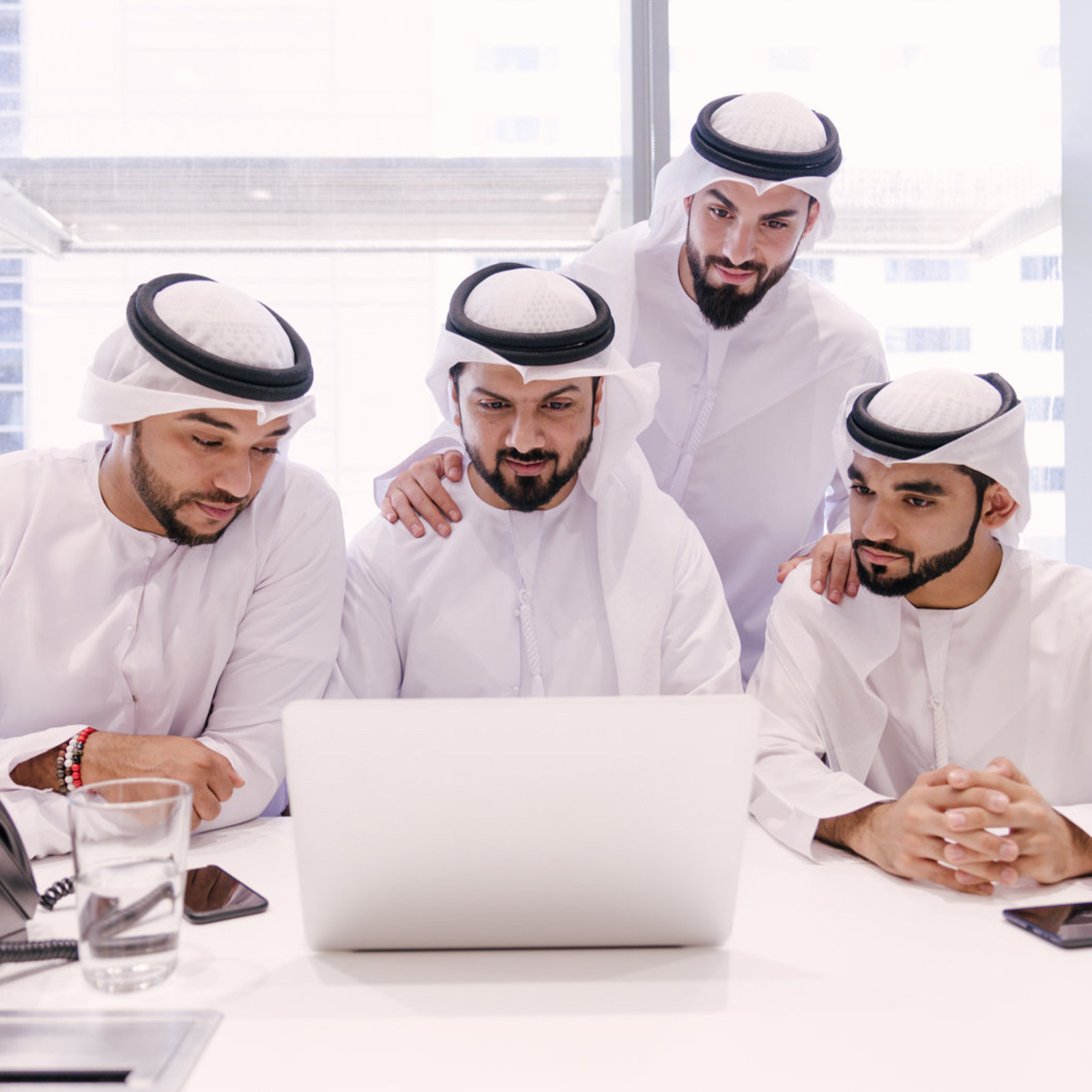 Arab Shemagh Headband for Men  - Men Accessories In Dubai recensie en prijs