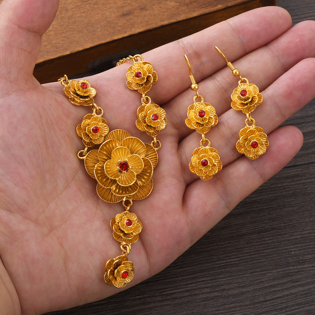 Fashion Golden Color Rose Jewe - Men Accessories In Dubai recensie en prijs