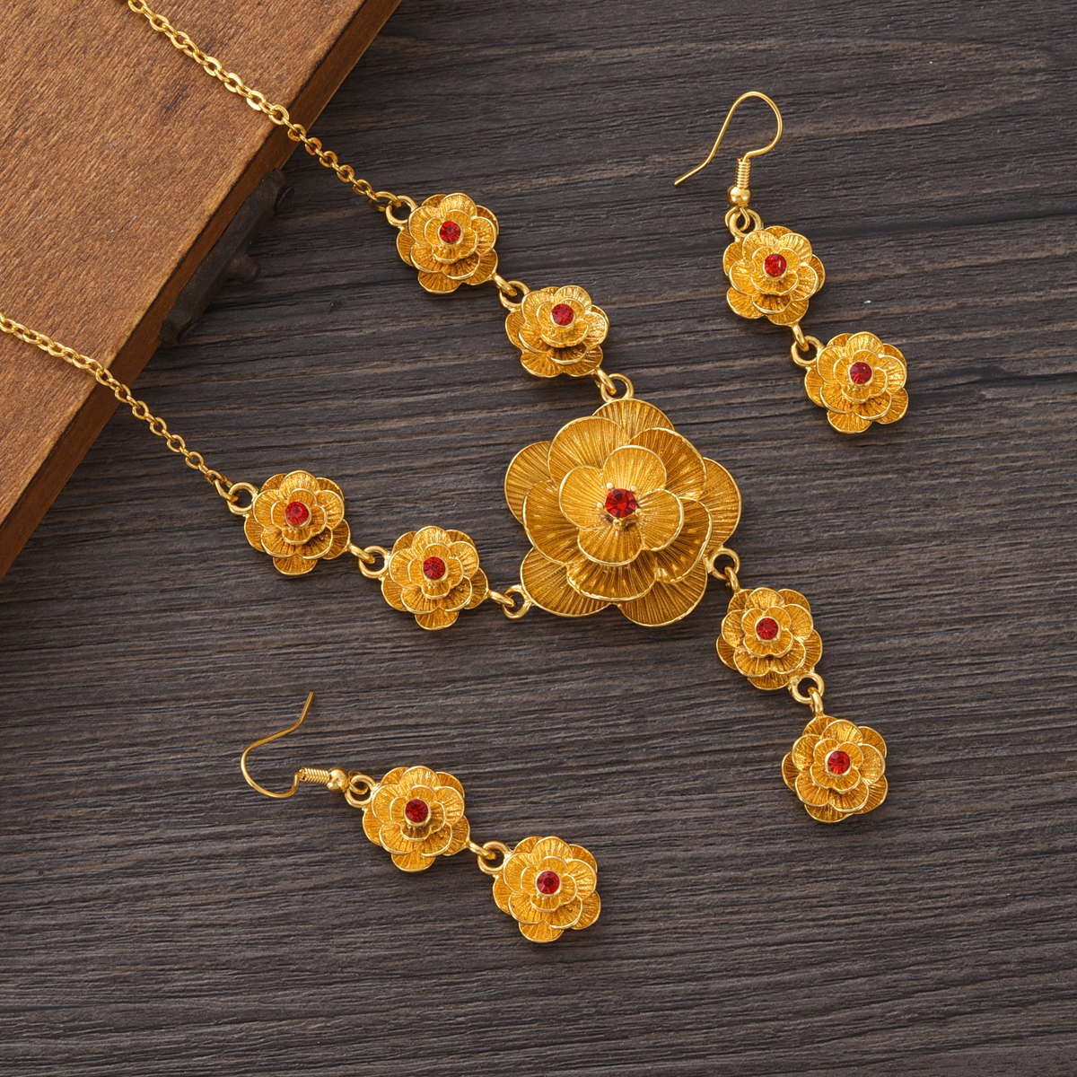 Fashion Golden Color Rose Jewe - Men Accessories In Dubai recensie en prijs