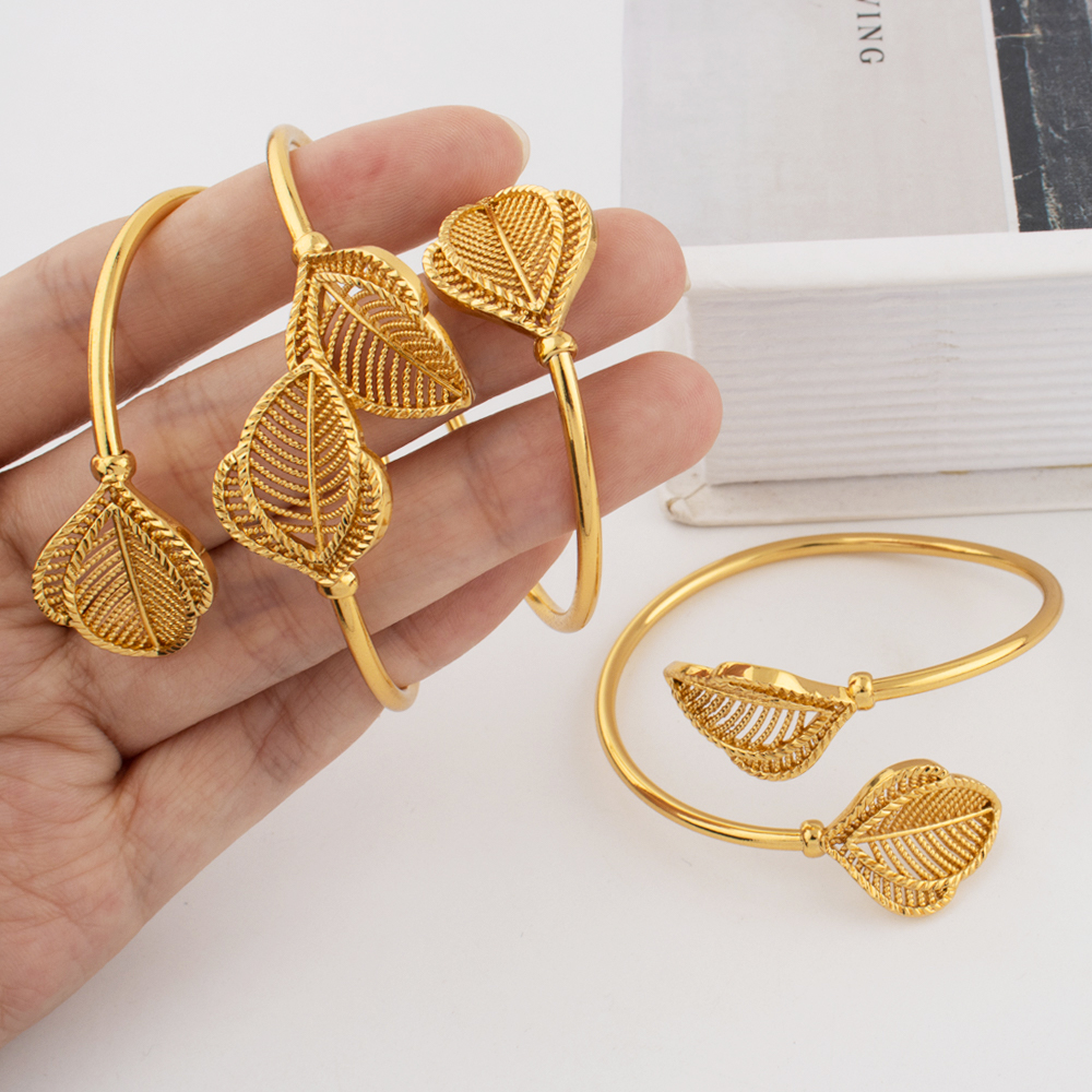 New Cuff Bracelets For Women P - Men Accessories In Dubai recensie en prijs