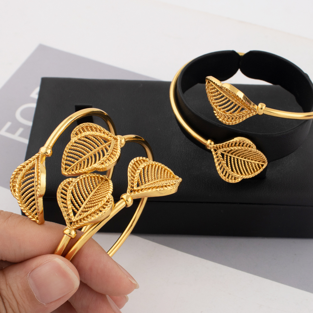 New Cuff Bracelets For Women P - Men Accessories In Dubai recensie en prijs